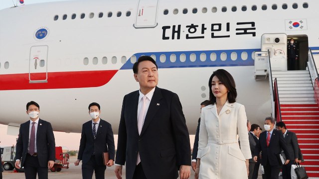 [뉴스라이더] 첫 순방 나선 윤 대통령, 3박 5일 다자외교 일정 시작 / YTN