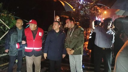 Düzce Valisi Atay, taşkın yaşanan Yığılca'da incelemede bulundu