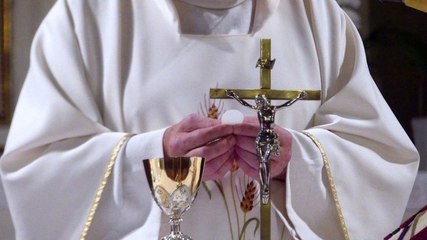Padre explica por que a Igreja Católica Apostólica Brasileira aceita casamento de sacerdotes