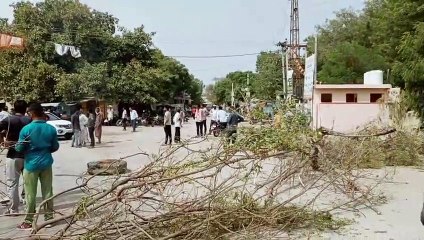 खजवाना में ग्रामीणों ने स्टेट हाइवे रोका
