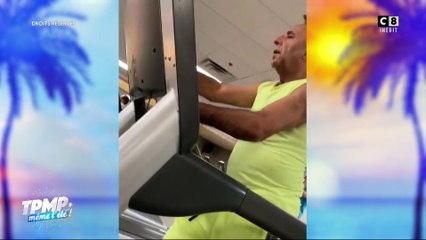 Le trou de la vidéo : Un homme perd sa perruque à la salle de sport !