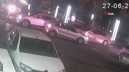 Son dakika haberleri: Küçükçekmece'de trafik kavgasını ayırmak isteyen baba oğul bıçaklandı