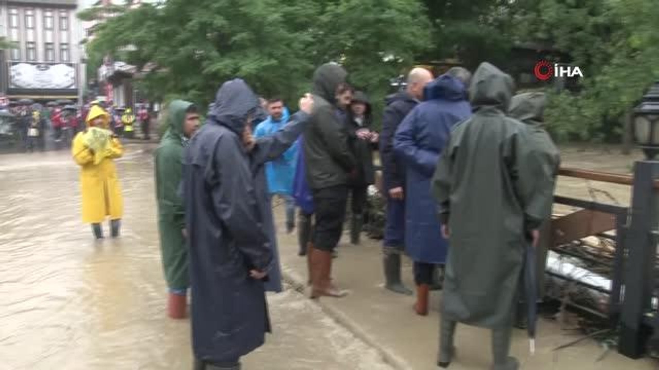 Bakan Soylu: "Daha önce bu yağışlarda daha büyük kayıplar oluyordu. Şimdi hep birlikte tedbirler alıp, vatandaşlarımızın etkilenmemesini sağlıyoruz"