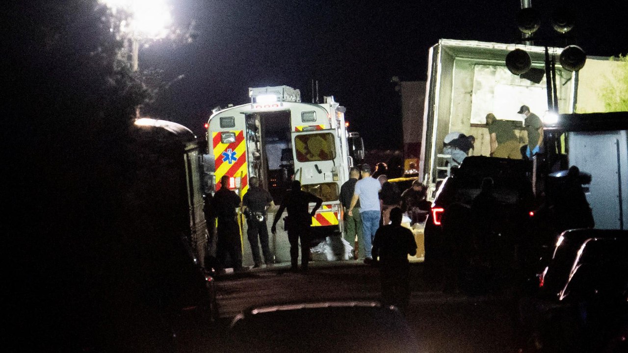 « Pas d'eau, ni d'air » : 46 migrants retrouvés morts dans un camion au Texas