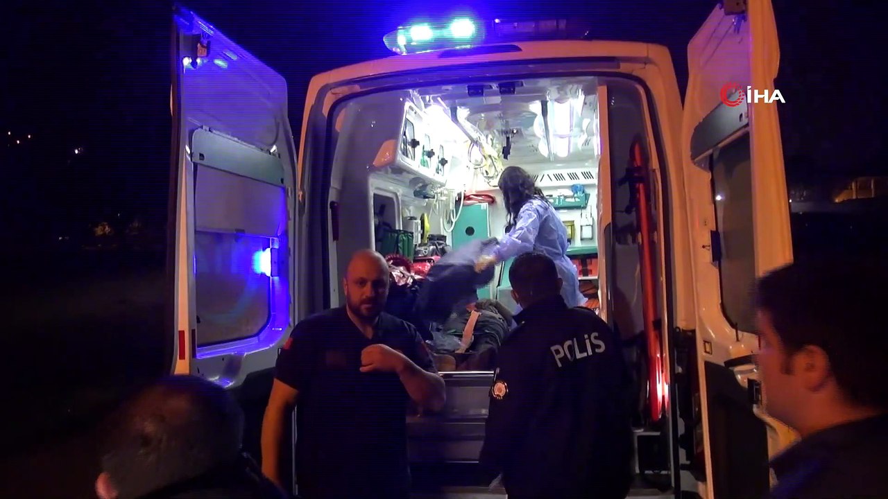 Dehşete düşüren olay! 100 metrelik kuleye çıktılar: Enkaz altında kaldılar