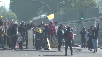 Ecuador reduce el precio de los combustibles para paliar el descontento social