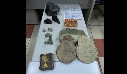 Tarihi eser kaçakçısı polise yakalandı