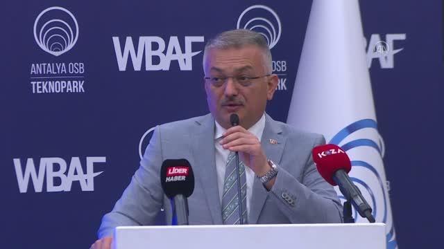 Antalya Havalimanı'nda uçuş rekoru kırıldı