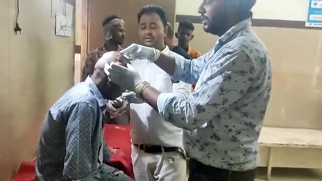 विवाहिता ने पति के सिर पर कुल्हाड़ी से किए ताबड़तोड़ वार, हुआ लहूलुहान