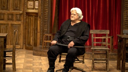 Cüneyt Arkın, Müjdat Gezen'in 'Pera Müzikali'nde rol almıştı
