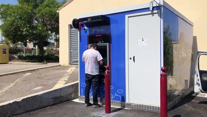 Un distributeur de billets à la mède