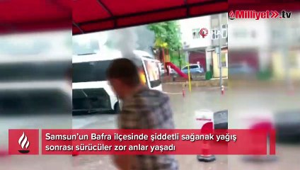 Sağanak yağışta rögar kapağına çarpan otobüs alev aldı