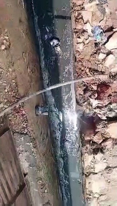 यह क्या हो गया इन नालों में यह लोग यहां क्या कर...