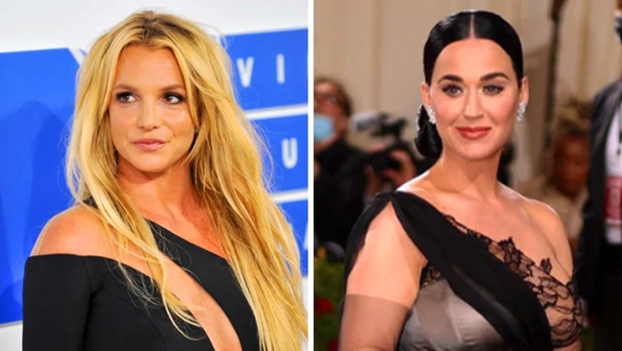 Britney Dances to Katy Perry’s ‘Firework’, Talks How Social Media Affects Her | Billboard News