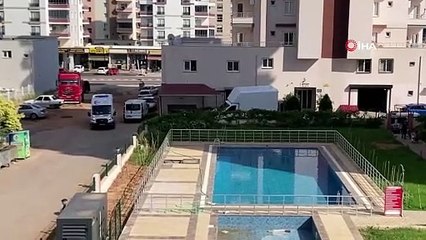 Sokak ortasında kafasında sopa kırıldı, o anlar kamerada