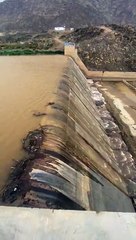 أمطار جازان تفيض سد وادي عمود بـ"الريث".. والدفاع المدني يحذر