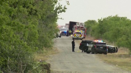 أخبار الساعة | مصرع 50 مهاجرا غير شرعي اختناقاً داخل شاحنة بولاية تكساس الأميركية