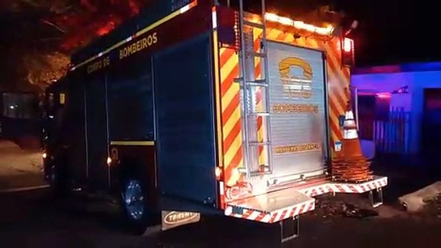 Vela acesa provoca chamas em residência e mobiliza bombeiros em Umuarama