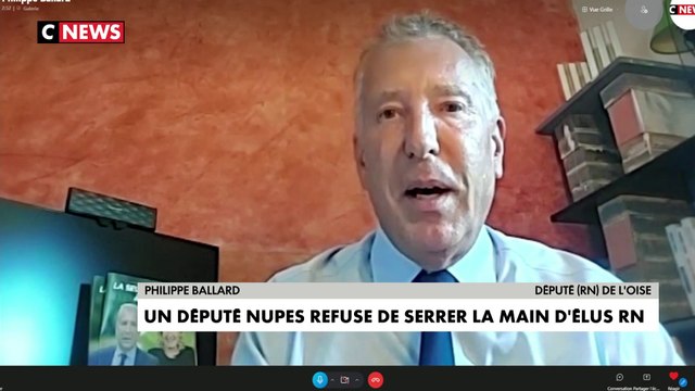 Le député LFI Louis Boyard refuse de serrer la main du député LR Philippe Ballard