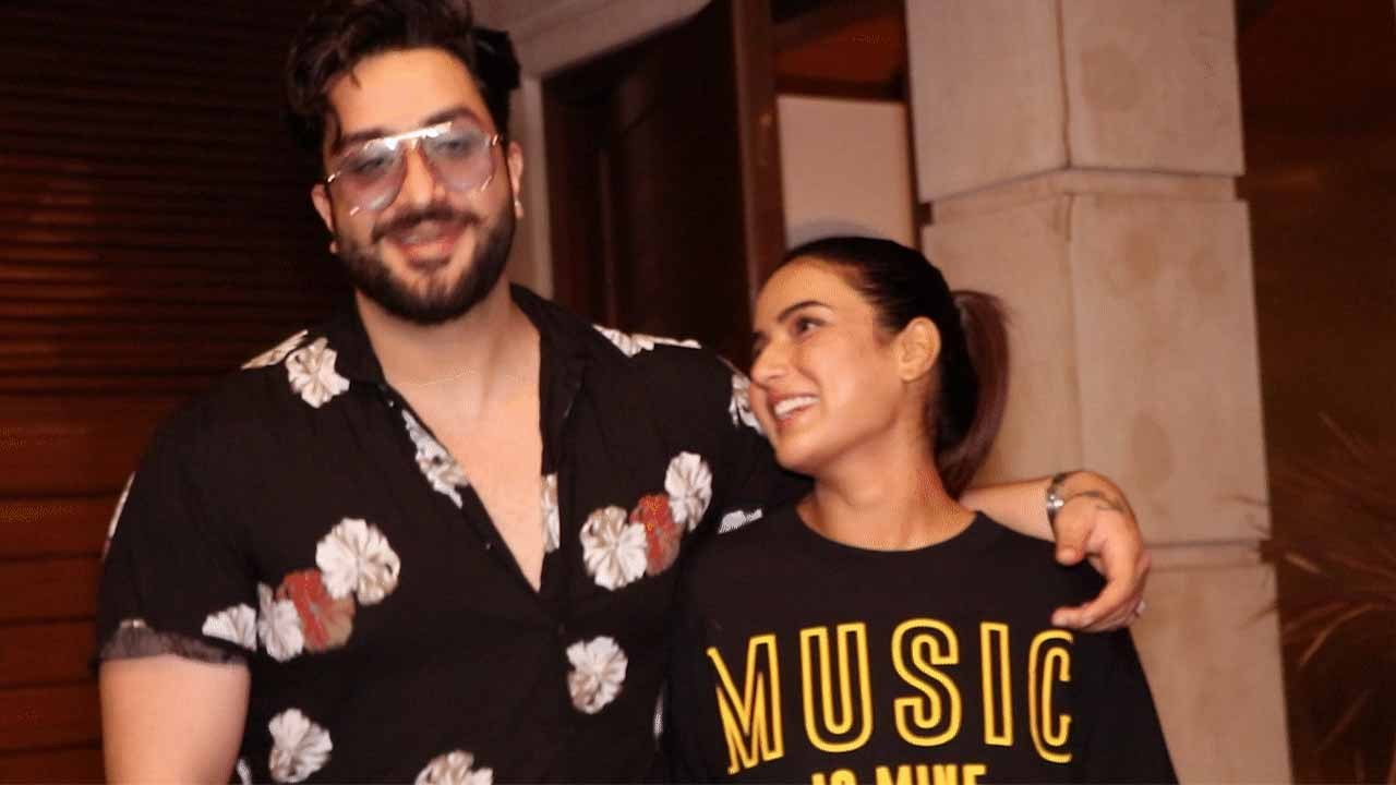 Jasmin Bhasin Spotted with Bf Aly Goni at  Melting Pot Restaurant in Juhu| FilmiBeat *TV