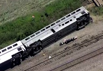 America train accident: ટ્રેન અથડાઈ ટ્રક સાથે, 2 એન્જિન અને 8 ડબ્બા સરક્યા પાટા પરથી
