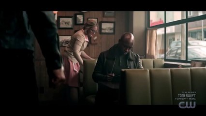 Superman & Lois 2x15 John Diggle Cameo Scene (2022)