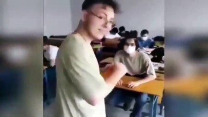 Sınıfta çay fırlatan öğrencilere ‘Cumhurbaşkanımızı taklit ettiniz’ tutanağı tutuldu