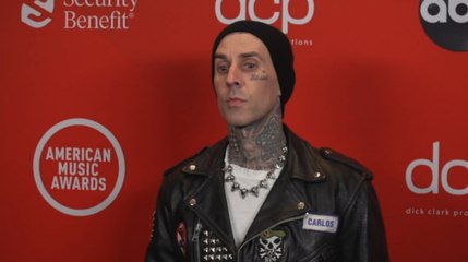 Travis Barker liegt im Krankenhaus