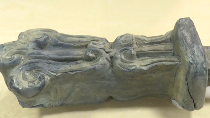 태안 갯벌서 조선 전기 왕실 용머리 장식기와 완전체 첫 확인 / YTN