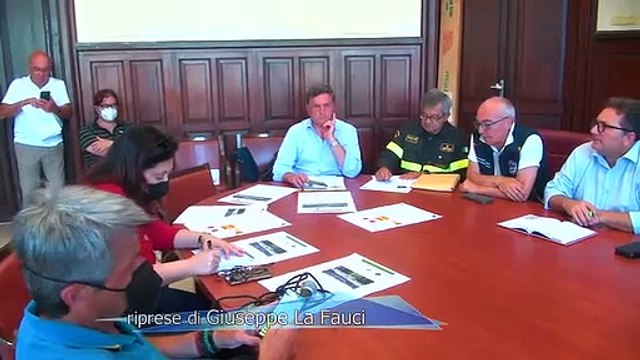 INCENDI, DAI DRONI AGLI ELICOTTERI