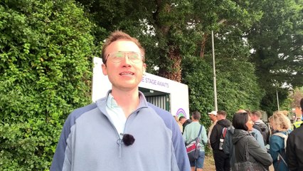 Keen beans queue for Wimbledon tickets!