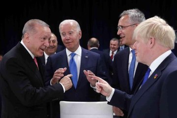 Johnson'dan Erdoğan'a Türkçe şaka: "Çok güzelsin"NATO zirvesinde renkli anlar yaşandı