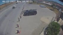 Son dakika haber! GAZİANTEP - Nefes borusuna yiyecek kaçan sürücüyü trafik polisi kurtardı