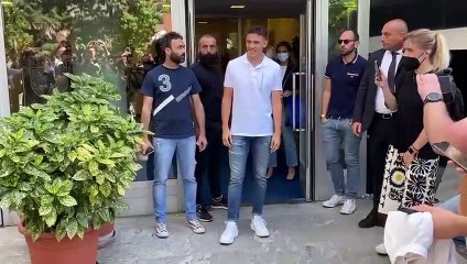 Asllani, prime parole da giocatore dell'Inter: "Sono molto contento"