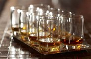 Carga extra de trabalho aumenta consumo de bebidas alcóolicas, diz pesquisa