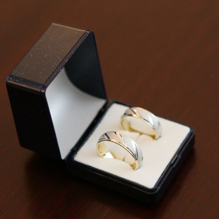 Braut verliert 'sentimentale' Hochzeitsartikel bei Verwechslung