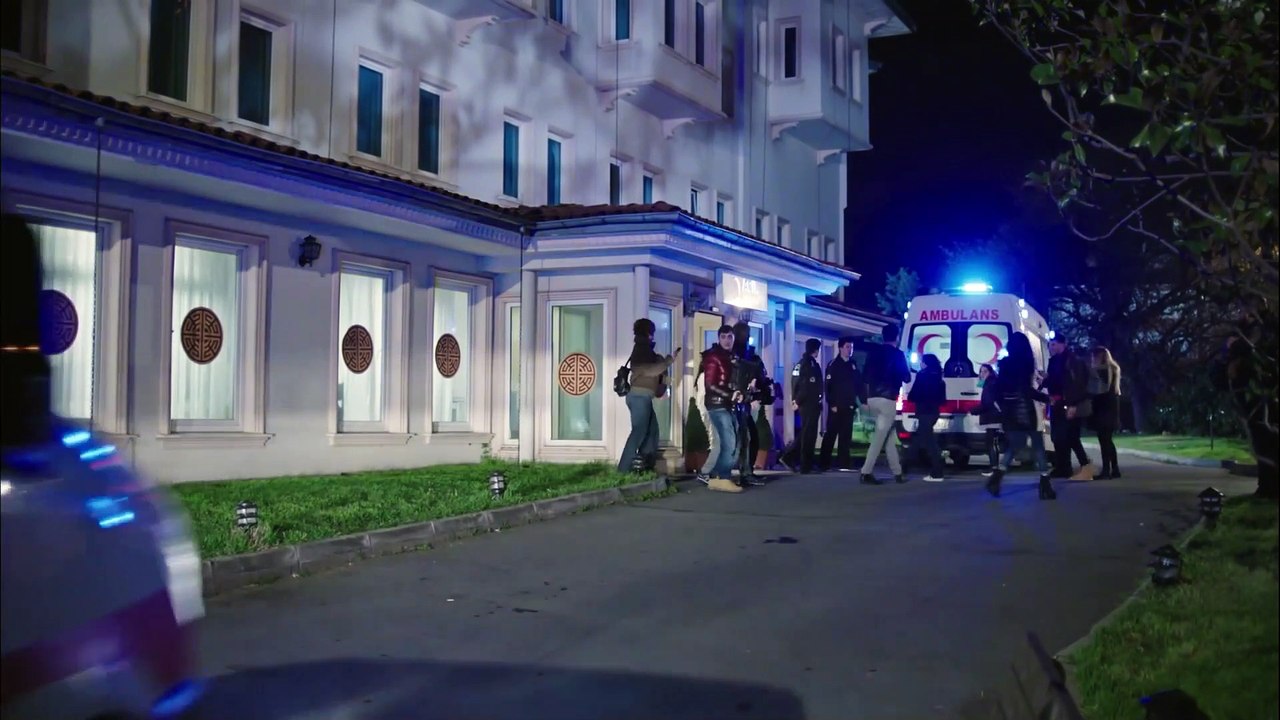 Fazilet Hanim ve Kizlari / Fazilet and Daughters - Episode 7 (English Subtitles)