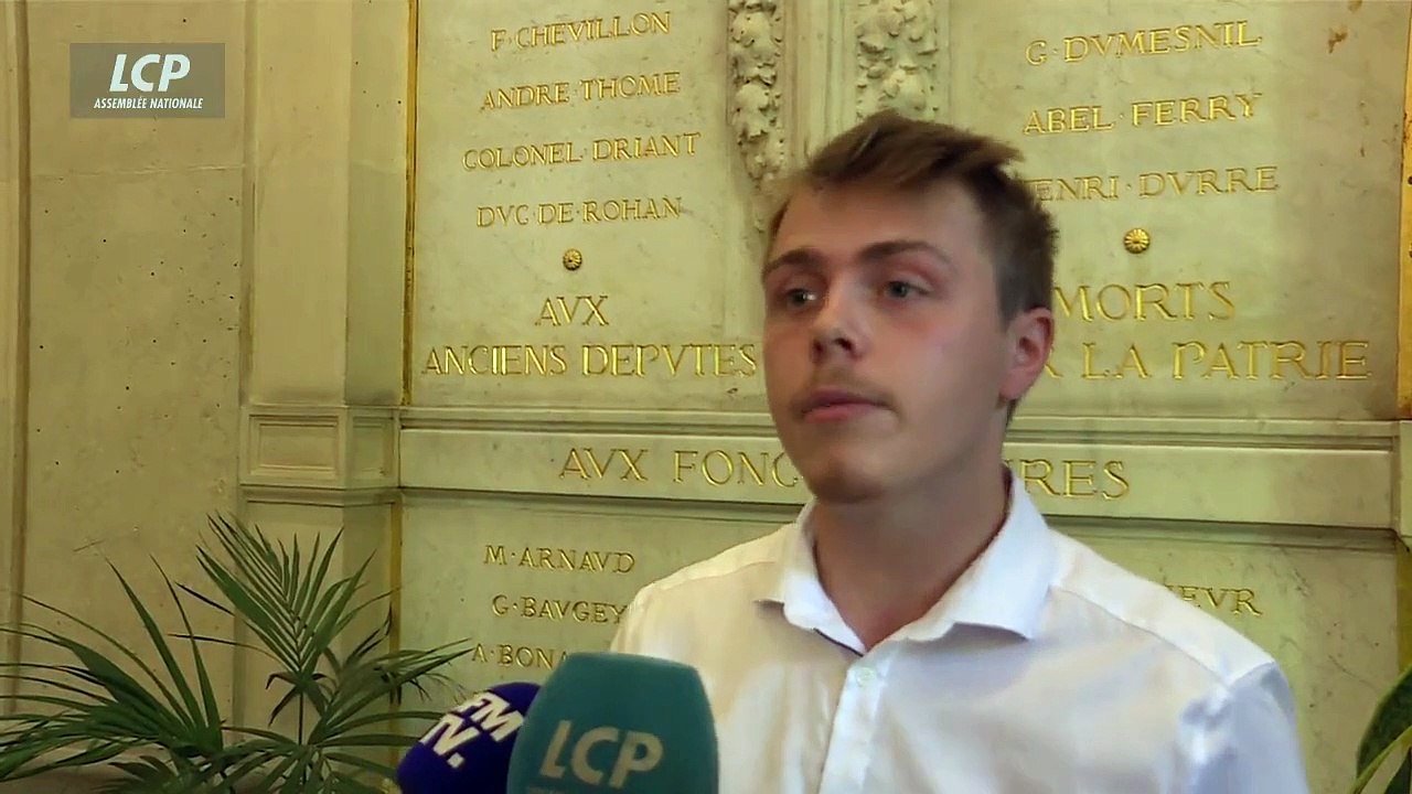 Louis Boyard (LFI) qui a refusé de serrer la main aux députés RN s'explique : "Il faut être prudent car il y a en France une pandémie... Une pandémie de racisme, d'antisémitisme, d'islamophobie !"