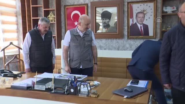 Son dakika haberleri: KASTAMONU - Bakan Karaismailoğlu, selden etkilenen Kastamonu'nun ilçelerinde incelemede bulundu