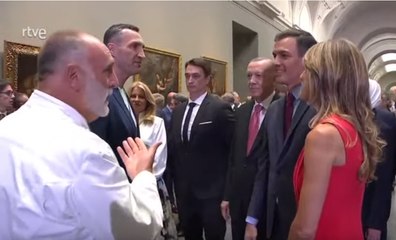 OTAN: Sánchez saluda efusivamente al hermano del alcalde de Kiev sin saber quién es y le dejan en evidencia