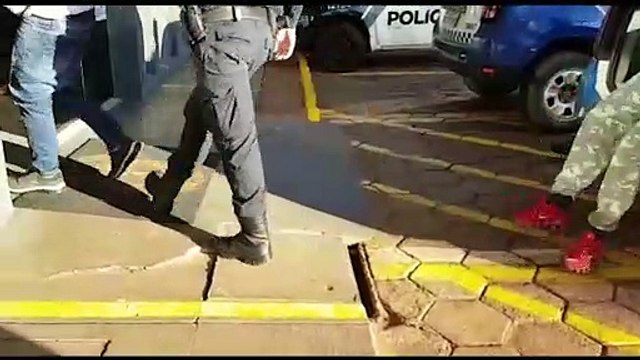 Quatro são detidos na Região Central de Cascavel com computador que havia sido furtado em clínica