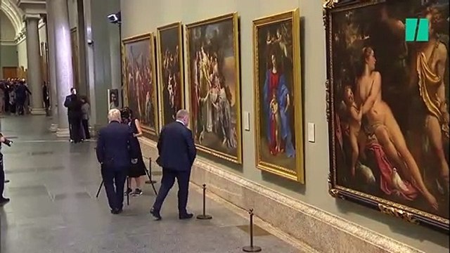 La escena de Boris Johnson en el museo del Prado que más está dando que hablar