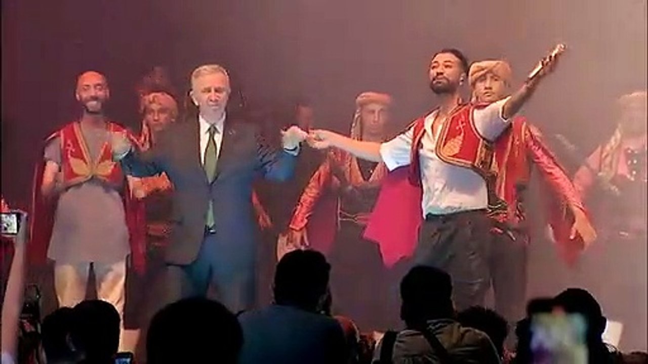 Mansur Yavaş ve Tan Taşçı Ankara havası oynadı