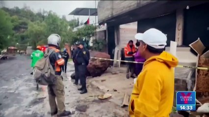 Roca de tres metros de diámetro cae en Xochimilco y lesiona a mujer y bebé
