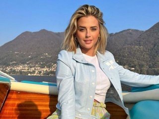 "Dépression" , "perdition" : absente de TPMP, Kelly Vedovelli prend la parole sur Instagram