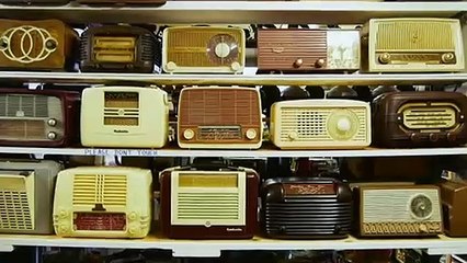 Gippsland resident's radio collection accumulates after 90 years of collecting