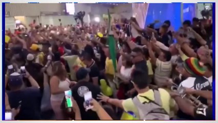 Caos en el aeropuerto por el Cabecita - Reacción en Cadena