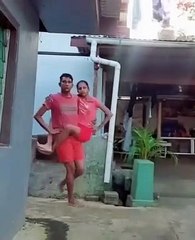 இந்த இளைஞரின் நவீன பேஷன் ஷோவை பாருங்களேன் - வீடியோ