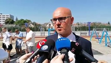 Minister školstva SR Branislav Grohling po návšteve Základnej školy Jána Švermu v Humennom