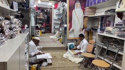 Katar'ın geleneksel kıyafeti bişt, ulusal kimliğin bir parçası olarak görülüyor